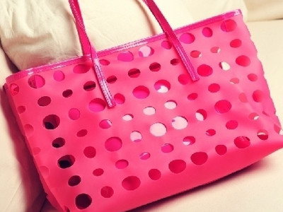 Ngọt ngào với túi xách tone hồng