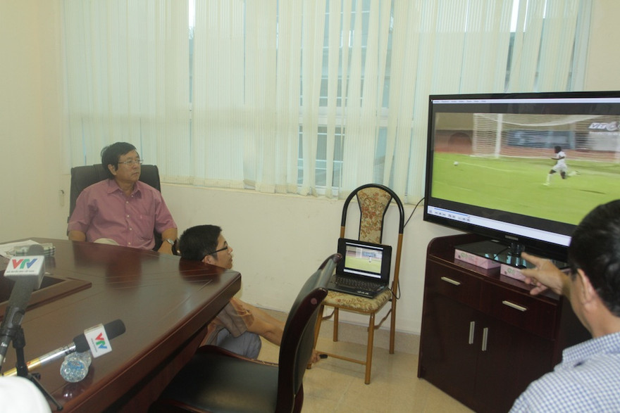 Bầu Đệ chưa chịu thua VPF