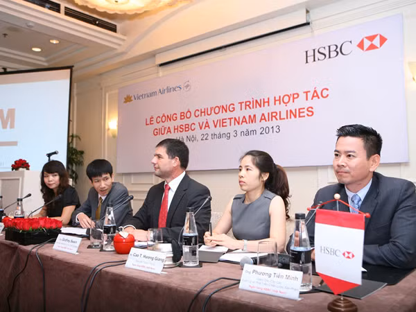 Đại diện trong lễ kỹ kết