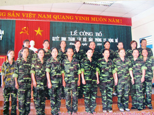 Đội dân phòng nữ phường Khuê Mỹ ngày thành lập Ảnh: Nam Cường