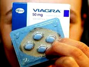 Bắt giữ hai đối tượng vận chuyển thuốc viagra giả