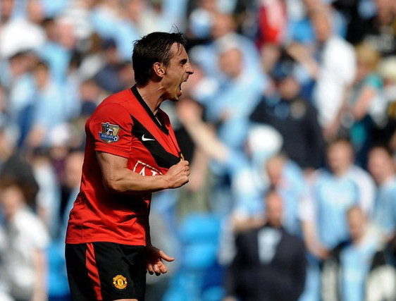 Gary Neville treo giầy