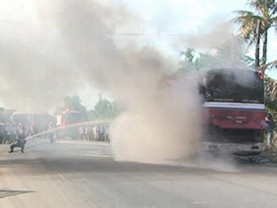 Cháy xe khách trên quốc lộ 1A