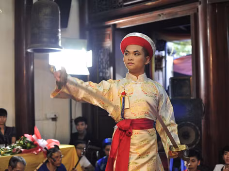 Thanh đồng kể chuyện hầu thánh