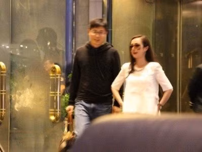 Can Lộ Lộ bị ‘bắt quả tang’ vào khách sạn với trai lạ