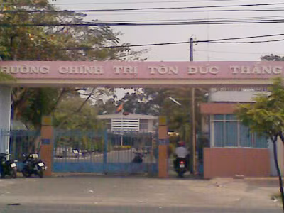 Trường Chính trị TĐT