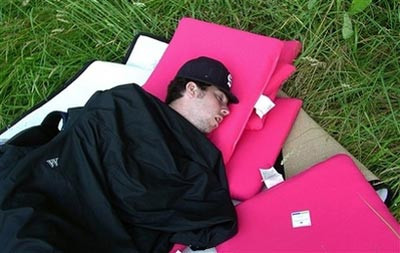 Tên trộm ngủ quên tại hiện trường