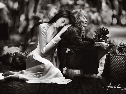 Tăng Thanh Hà như thiếu nữ trong tranh