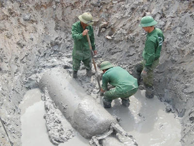 Phát hiện bom 'khủng' chưa từng có tại Khu công nghiệp