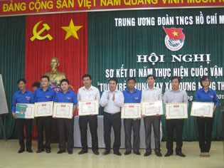 Tuổi trẻ chung tay xây dựng nông thôn mới