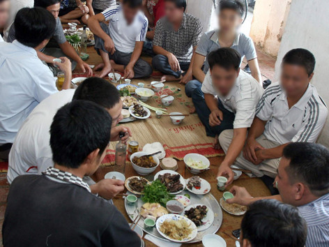 Rượu bia - Nỗi lo lớn nhất ở làng