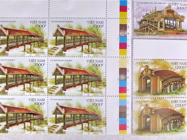 Cầu ngói lên tem