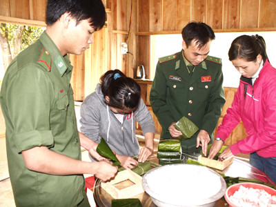 Tết sớm biên cương