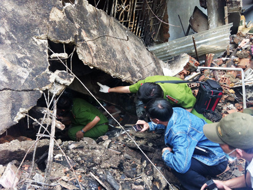 Vợ chồng ông Phương khói lửa ôm nhau chết