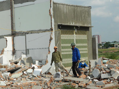 Cưỡng chế hàng trăm nhà xây không phép: Dân nghèo trắng tay