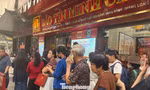 Cửa hàng Bảo Tín Minh Châu tấp nập khách mua vàng