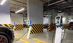 Quy định mới: Chung cư bắt buộc phải có khu riêng cho ô tô, xe máy điện 