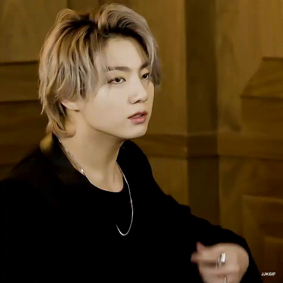 Nhưng khi vào việc là lập tức "bật mood" tổng tài, lạnh lùng, khí chất Nhưng khi vào việc là lập tức "bật mood" tổng tài, lạnh lùng, khí chất