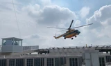 Trực thăng hạ cánh trên nóc tòa nhà bệnh viện 1.000 giường