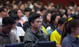 Rất đông các bạn sinh viên tham dự tại chương trình.