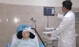 Kích thích từ trường xuyên sọ hồi sinh người bệnh bị đột quỵ kép