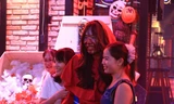 Bạn trẻ TP. HCM đổ bộ Phố Tây Bùi Viện để chơi Halloween