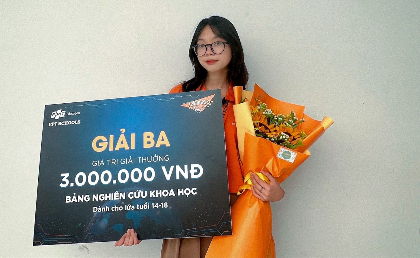 Trên ghế nhà trường, Phương Nghi tích cực tham gia các cuộc thi sáng tạo và không ít lần đạt các giải cao. img-7935.jpg