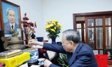 Tổng Bí thư Tô Lâm dâng hương tưởng niệm Thủ tướng Phạm Văn Đồng