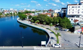 Hình hài tuyến đường đi bộ mới uốn lượn lạ mắt ven sông Hương