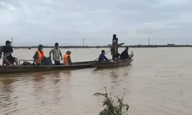 Huế thiệt hại nặng về người do mưa lũ lịch sử, hơn 10.000 ngôi nhà còn ngập lụt