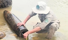 Phát hiện bom 'khủng' 227kg gần bến xe tại Huế