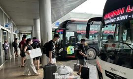 Bến xe Đà Nẵng tấp nập người về quê trong ngày đầu nghỉ lễ 2/9