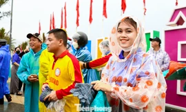 Bạn trẻ Đà Nẵng đội mưa ra quân 'Ngày Chủ nhật xanh'