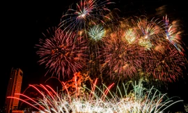 Tỏa sáng trên sông Hàn với màn pháo hoa của nhà vô địch Trung Quốc