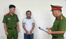 Đâm bạn nhậu vì bực tức khi thấy trêu chủ quán