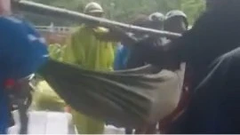 Đà Nẵng: 5 người bị thương do sạt lở nhưng không thể chuyển lên tuyến trên 