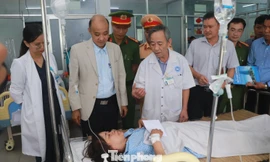 Vụ tai nạn 11 người thương vong: Bệnh viện kích hoạt quy trình báo động đỏ cứu nạn nhân