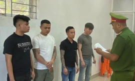 Mâu thuẫn khi mời bia, dùng kiếm tấn công bạn nhậu