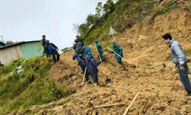 Đà Nẵng nỗ lực thông đường lên cửa khẩu phụ Việt Nam – Lào sau sạt lở