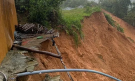 Ảnh hưởng bão số 3, hàng chục nhà dân ở Quảng Ngãi bị tốc mái