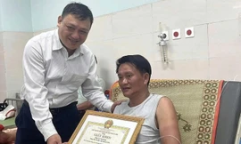 Sống sót kỳ diệu sau 48 giờ giữa biển: Tặng giấy khen 2 người hùng cứu người