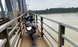 Vụ cha ôm hai con nhảy xuống sông: Lôi theo con cái để cùng chết là tội ác