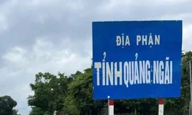 Khắc phục biển báo địa giới hành chính 'nhem nhuốc' giáp Gia Lai