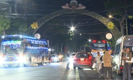 Tỉnh Gia Lai bố trí những chuyến xe đưa đón cán bộ để tạo điều kiện thuận lợi, yên tâm công tác.