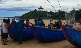 Khẩn trương tìm tàu cá Gia Lai có 8 người bị mất liên lạc ngoài khơi