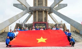 Tuổi trẻ TP Huế với biển, đảo quê hương