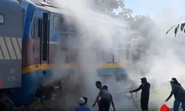 Đầu máy đoàn tàu SE4 bất ngờ gặp sự cố, phải dừng khẩn cấp tại Huế