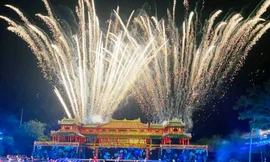 Huế bắn 1.000 quả pháo hoa tầm cao 