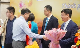 Du khách Trung Quốc nườm nượp đến Huế đầu năm mới 