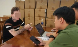 Đà Nẵng tạm giữ một người nước ngoài rút súng thị uy ‘đối thủ’ tại quán bar 